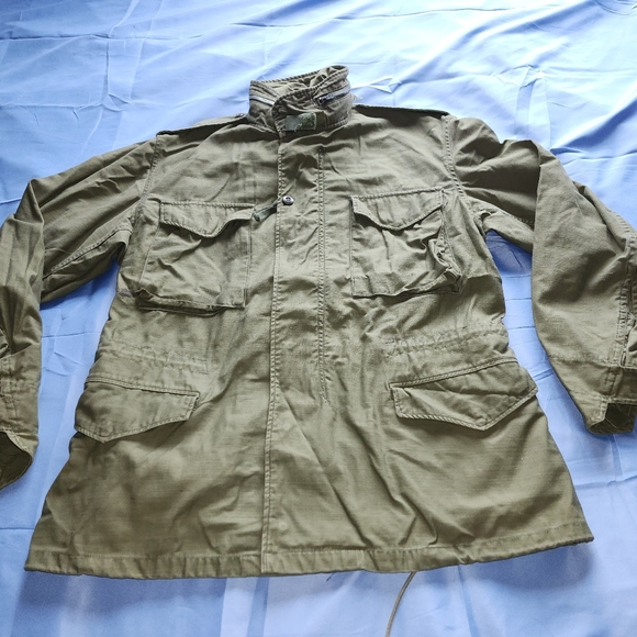 john ownbey co. Other - VINTAGE US MILITARY M-65 FIELD JACKET OG 107 OLIVE GREEN SIZE MEDIUM IS USED